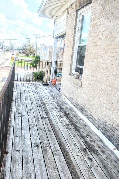 Primary Photo - 1 W Orchard Pl