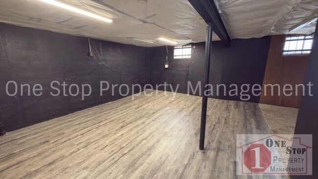 Building Photo - Beautiful Split Level Home w/ 4 Bedroom an...