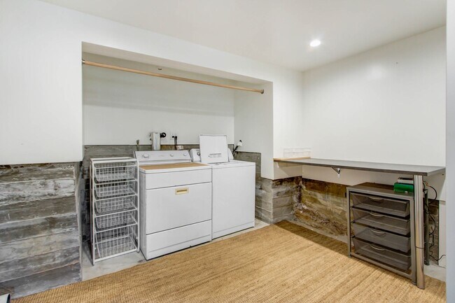 Building Photo - Pasadena Paradise! Mid Century Modern Home with Huge Deck and Hillside Views