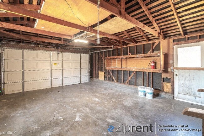 Building Photo - 4 br, 2 bath House - 5200 Elbert Way, Sacr...