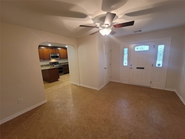 Building Photo - 107 Avalon Way