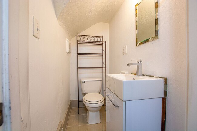 Building Photo - 5604 S 36th St