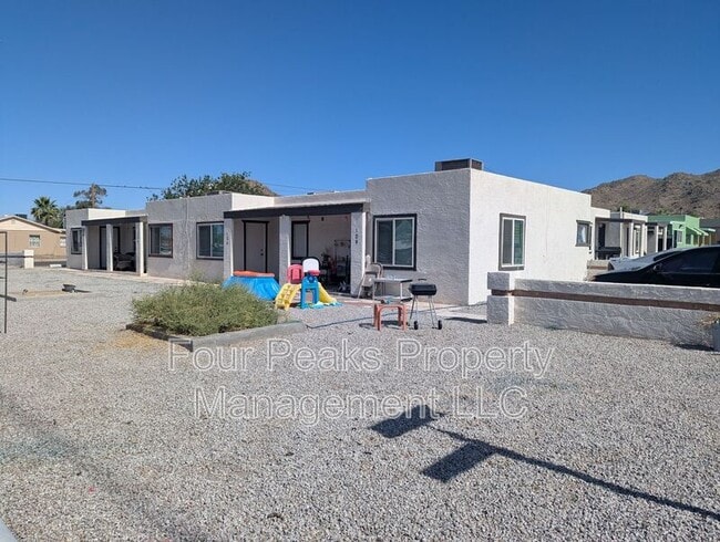 Building Photo - 102 E Hatcher Rd