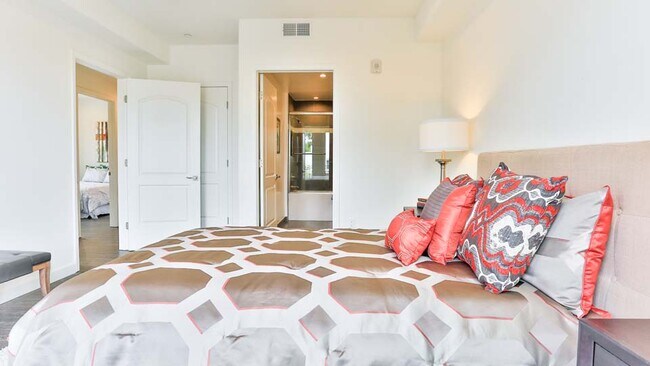 Building Photo - 4354 Teesdale Ave