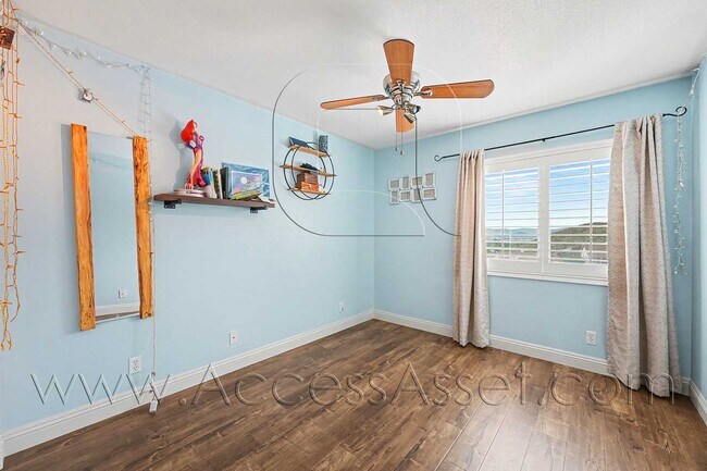 Building Photo - Stunning 5 Bed/3 Bath Home with Pool in Menifee!