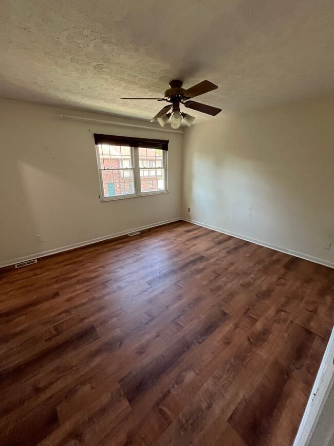 Building Photo - Three Bedroom in West Chester!