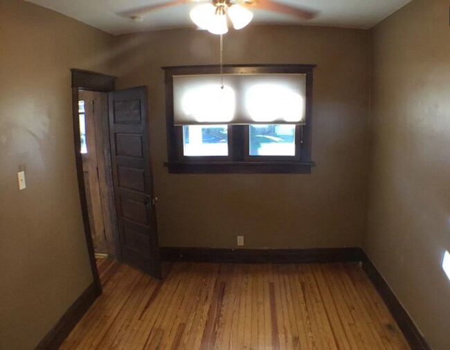 Building Photo - 4524 Beach Ct