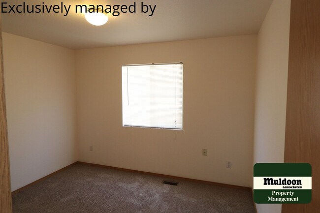 Building Photo - Very Nice Eagleridge Home! Pet Friendly