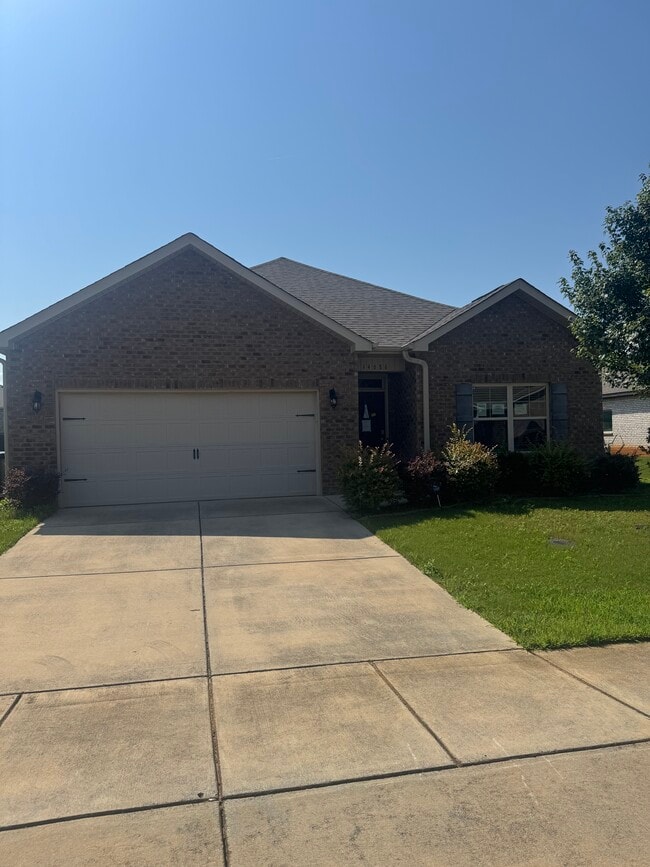 Building Photo - 14686 London Ln