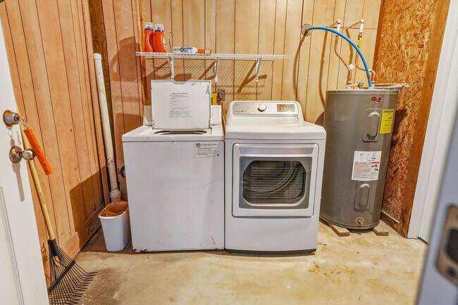 Building Photo - 4240 Johnston Ln