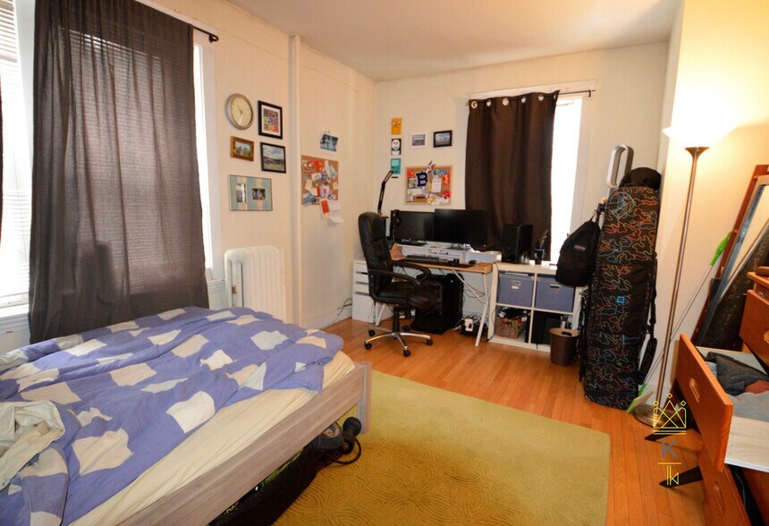 Building Photo - 322 St Paul St