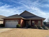 Building Photo - 3015 Hampstead Dr SE