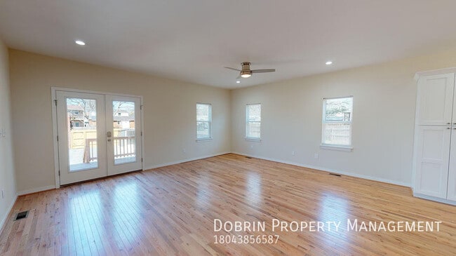 Building Photo - Amazing New Construction in Byrd Park