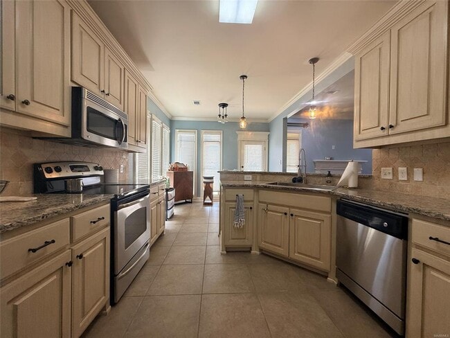 Building Photo - 5812 Lotus Cir