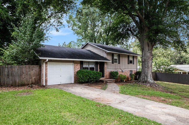 Primary Photo - 4 bdrm, 2 bath in Jonesboro