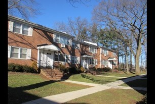 Building Photo - Greenwood Gardens