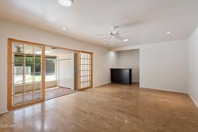 Building Photo - 5019 E Rovey Ave