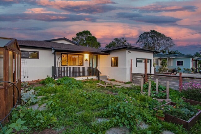 Building Photo - 1418 Marshall St