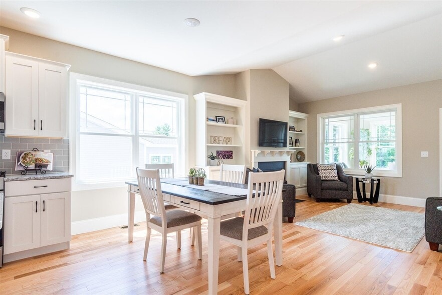 Dining Room - 32 Abenaki Cir