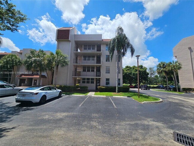Building Photo - 9520 Seagrape Dr