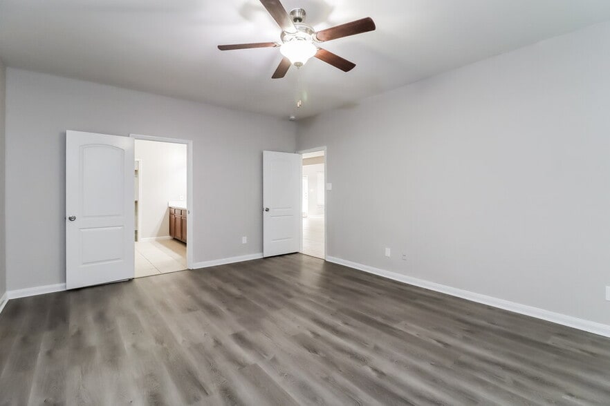 Building Photo - 4268 Tower Ln