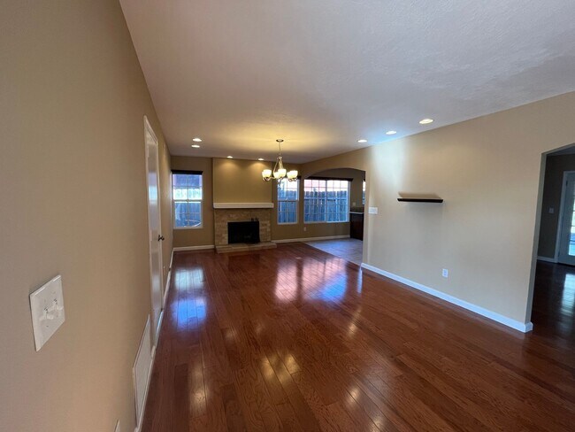 Building Photo - Charming house for rent in Encanto!