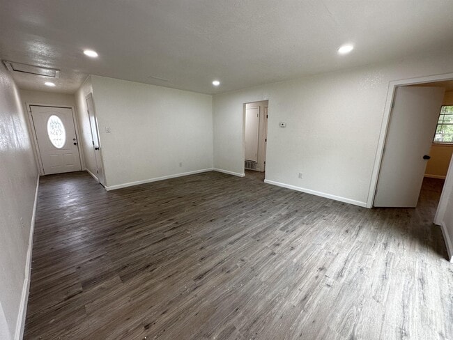 Building Photo - 1732 Americana Blvd