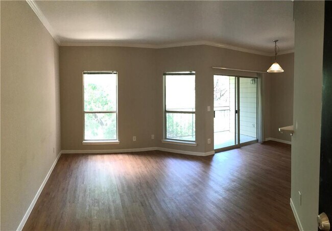 Building Photo - 6000-14 Shepherd Mountain Cove