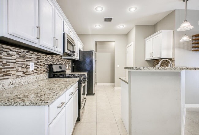 Building Photo - Eastside Beautiful 3 bed/2 baths for RENT