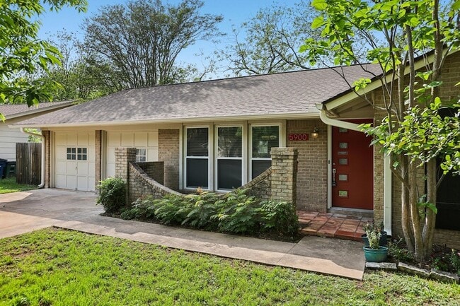 Building Photo - 5900 Gateshead Dr