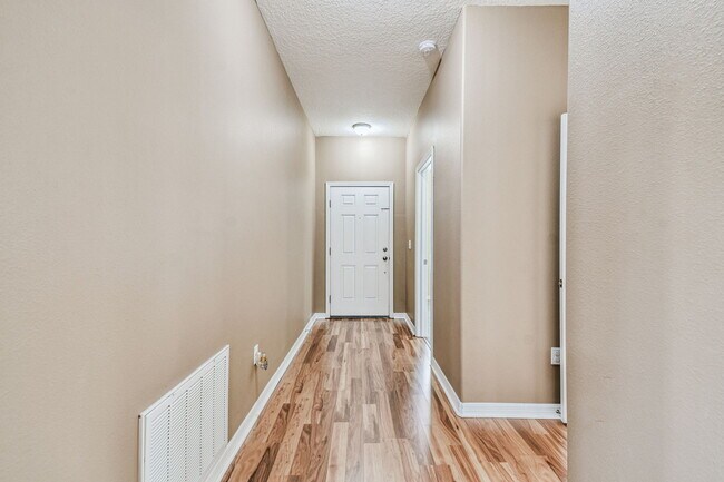 Building Photo - 6348 Linda Lou Ln