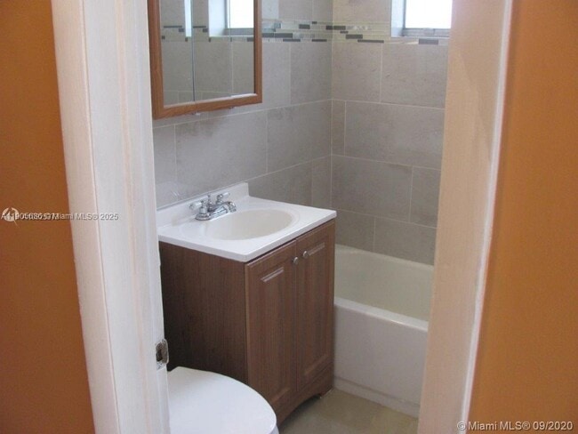 Building Photo - 311 NE 57th St