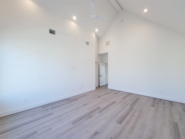 Building Photo - 7703 Earl Rudder Wy