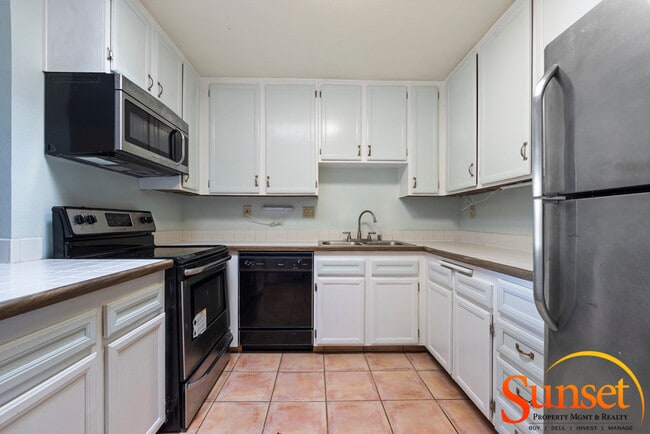 Building Photo - 2915 Cowley Way