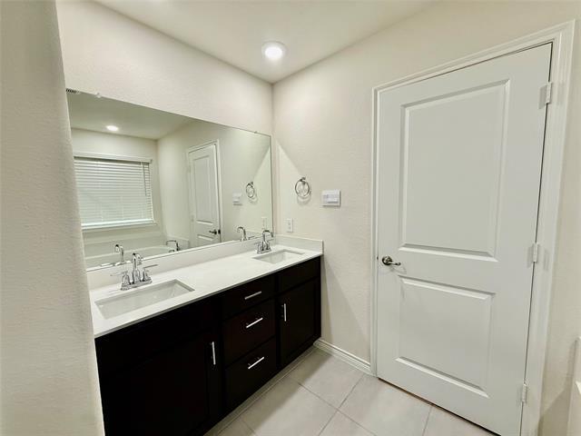 Building Photo - 4162 Rim Trl