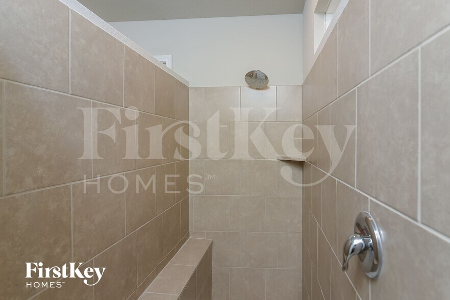 Building Photo - 14006 Feed Park