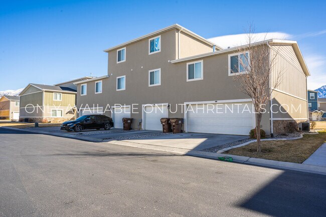 Building Photo - 678 N 190 E