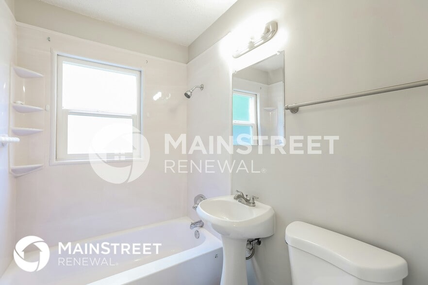 Building Photo - 9505 Newton Ave