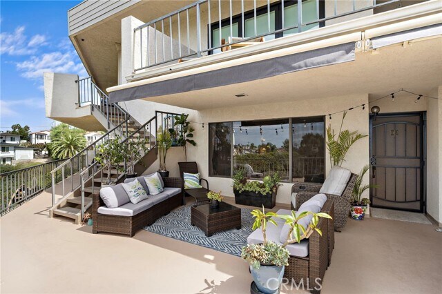 Building Photo - 320 Encino Ln