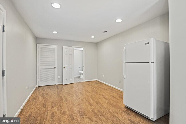 Building Photo - 46186 Walpole Terrace