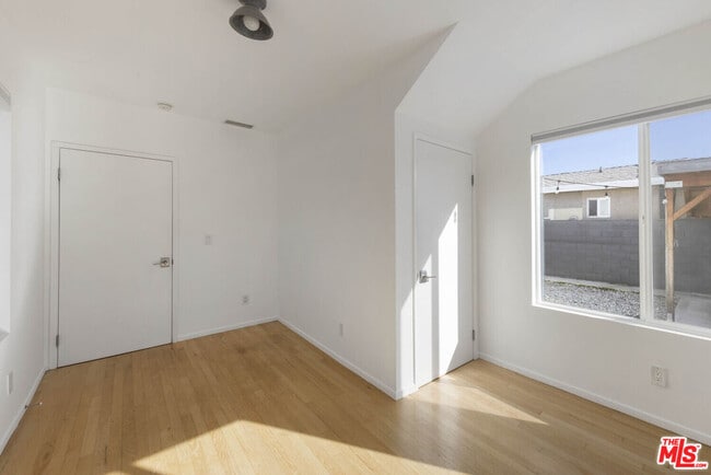 Building Photo - 5712 Buchanan St