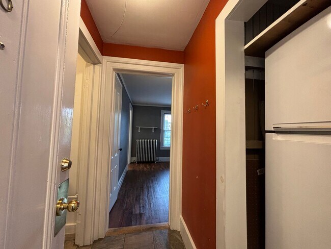 Building Photo - 174 N Goodman St