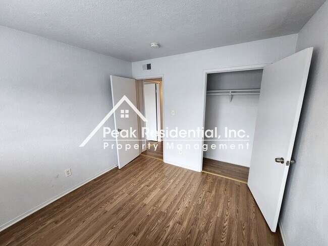 Building Photo - Croetto10532