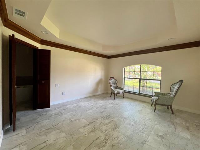 Building Photo - 3600 Interlaken Dr