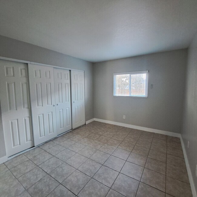 Building Photo - 4260 N Vornsand Dr