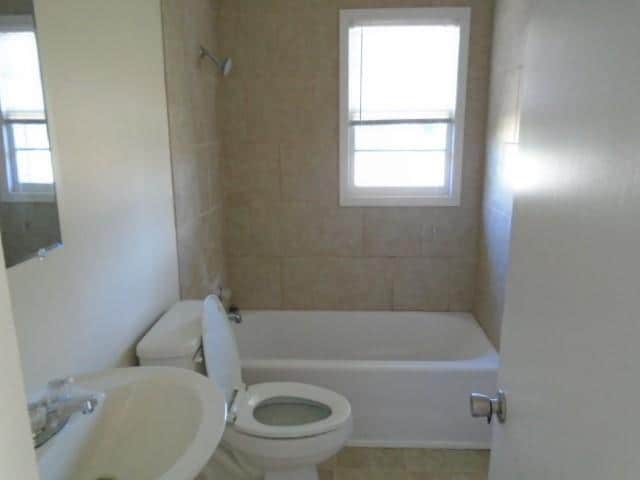 Building Photo - 2801 S 27th St