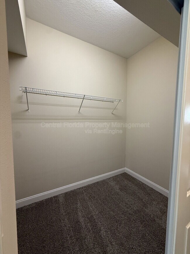 Building Photo - 708 Palenci Ct