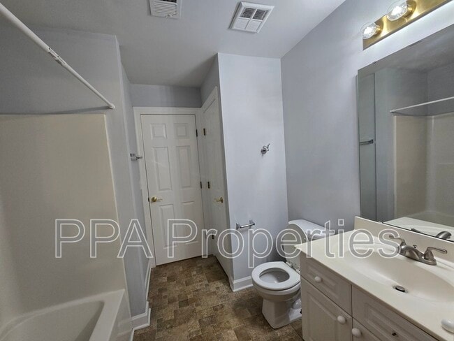 Building Photo - 929 Morreene Rd