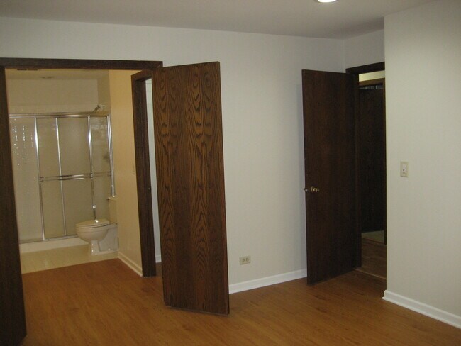 Building Photo - 329 Pembroke Ct
