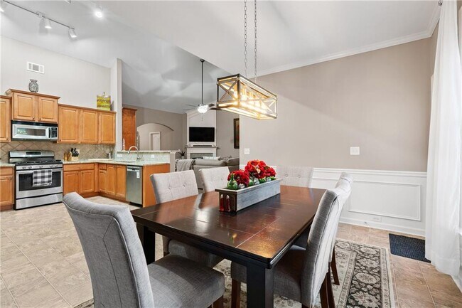 Building Photo - 5135 Fieldstone View Cir